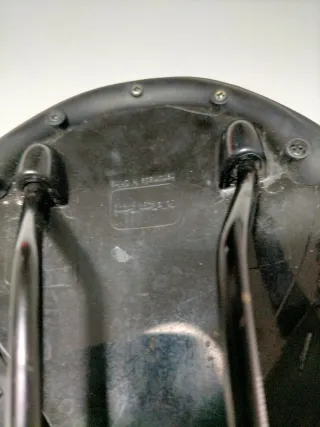 Sillín de bicicleta negro