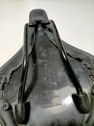 Sillín de bicicleta negro