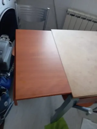 Mesa de cocina con 4 sillas