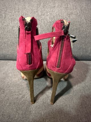 Zapato de tacón multicolor