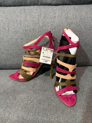 Zapato de tacón multicolor