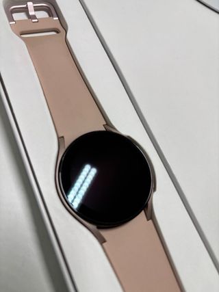 Samsung Galaxy Watch 4 - Dorado/Rosa