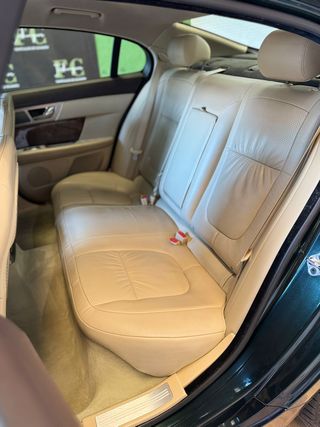 Jaguar XF 2.7 V6 PREMIUM LUXURY "IMPOLUTO"