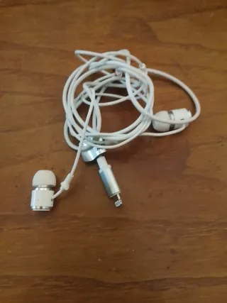 Cuffie Apple Bianche