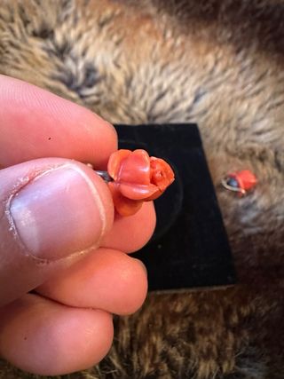 Pendientes Coral Tallados Mano