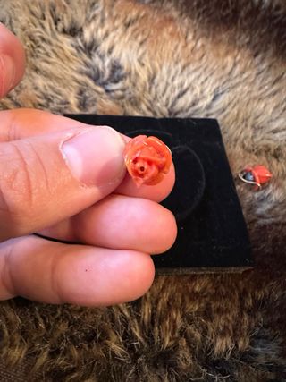 Pendientes Coral Tallados Mano