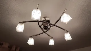 Lámpara de techo de cristal y metal