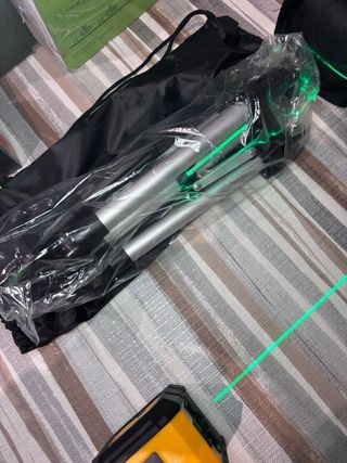 Nivel Láser con Trípode y Bolsa