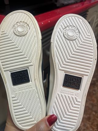 Zapatillas Gioseppo Talla 33