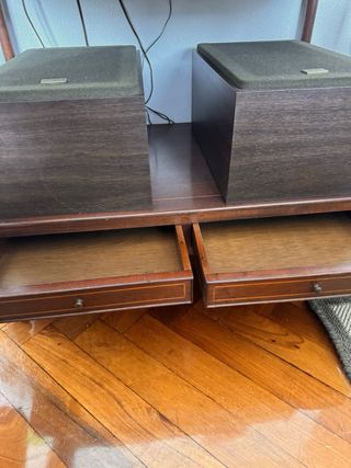 Tocadiscos Sony y Carro Camarera Vintage