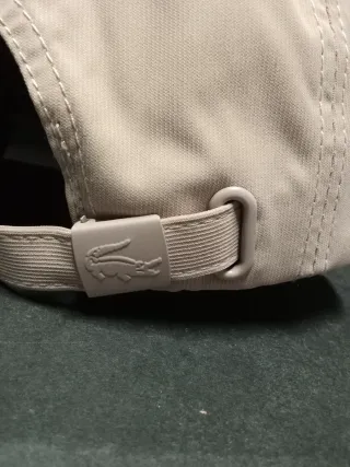 Gorra Beige Lacoste con Logo Cocodrilo Talla única