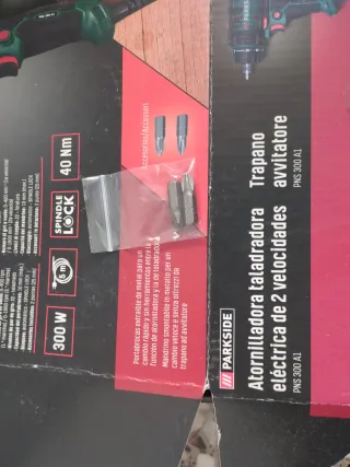 Taladro Parkside con brocas