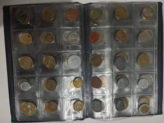 Álbum de 150 monedas mundiales