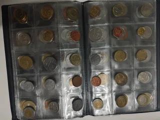 Álbum de 150 monedas mundiales