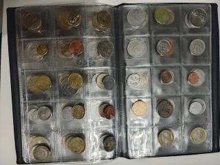 Álbum de 150 monedas mundiales