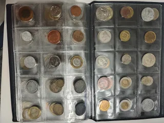 Álbum de 150 monedas mundiales
