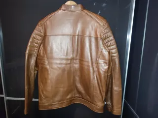 Chaqueta de cuero marrón nueva