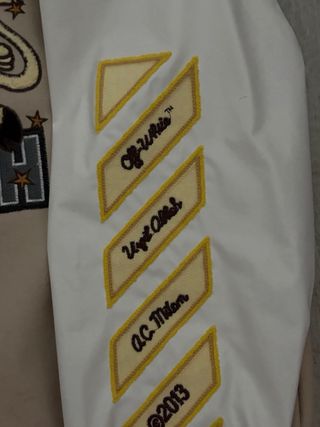 Chaqueta Bomber Beige y Blanca