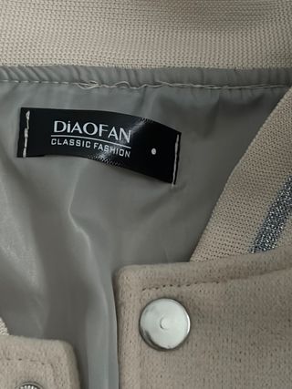 Chaqueta Bomber Beige y Blanca