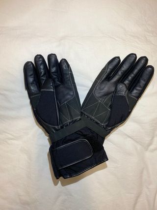 Guantes de moto negros con protecciones