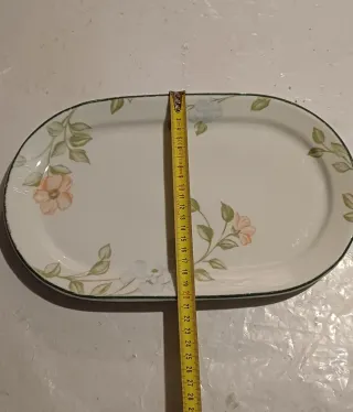 Plato ovalado cerámico con flores 32.5cm