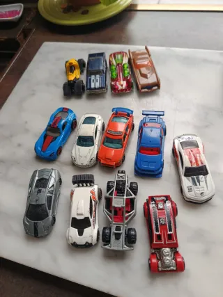 Lote de coches a escala