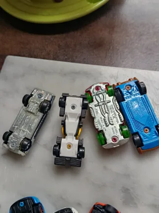 Lote de coches a escala