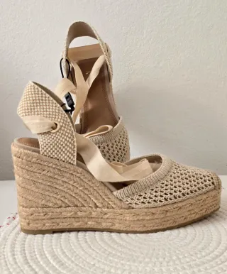 Sandalias Zara cuña esparto beige