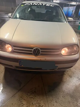 Volkswagen Golf 2000