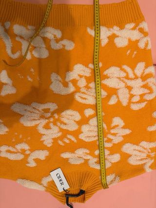 Jersey naranja con diseño