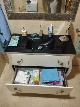 Mueble de baño vintage beige y plata