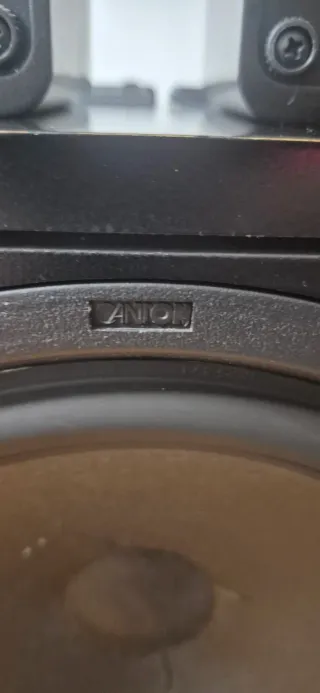 Altavoces Canton Negros