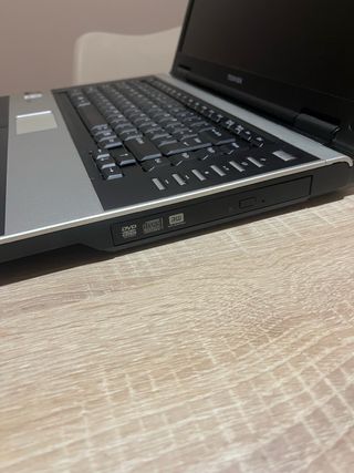 Portátil Toshiba con cargador