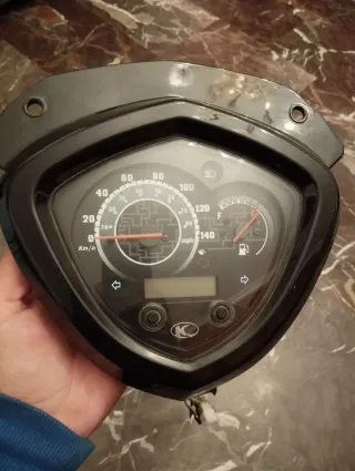 Cuenta kilómetros Kymco Agility City