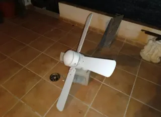 Ventilador de techo blanco