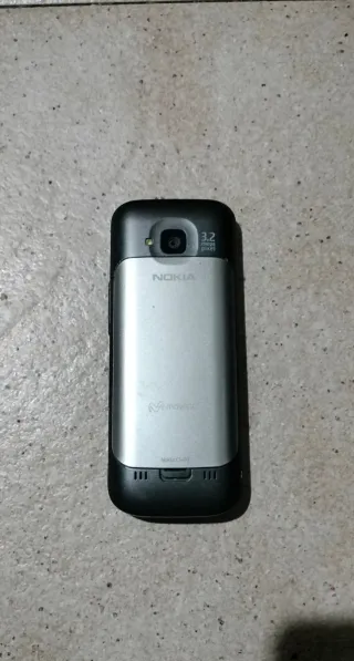 Móvil... Nokia C5...con cargador
