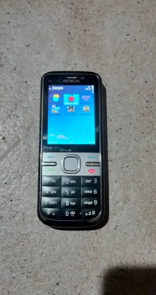 Móvil... Nokia C5...con cargador