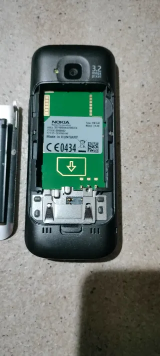 Móvil... Nokia C5...con cargador