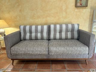 Sofá Nórdico de diseño (como nuevo)