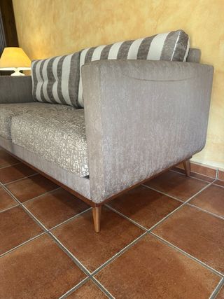 Sofá Nórdico de diseño (como nuevo)