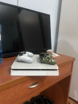 PS4 Bianca con 2 Controller