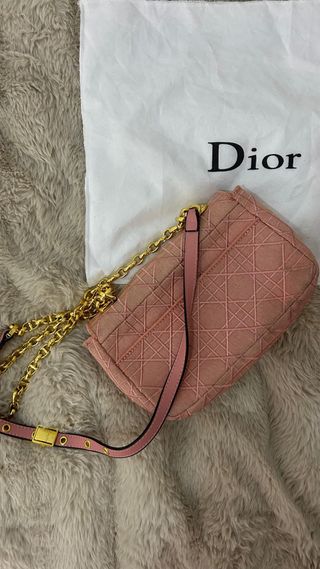 Bolso Dior rosa con CD dorado