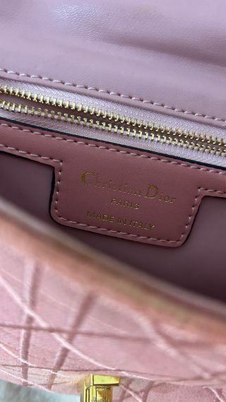 Bolso Dior rosa con CD dorado