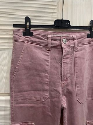 Pantalón cargo rosa Zara