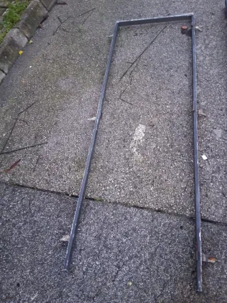 Puerta de reja con cristal