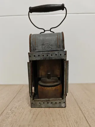 Farol antiguo metal y madera