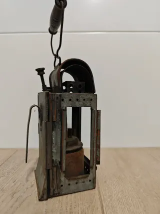 Farol antiguo metal y madera