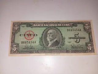 Moneda antigua República Italiana hay 50 billetes