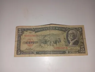 Moneda antigua República Italiana hay 50 billetes