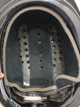 Casco de montar negro. Talla M 55-58